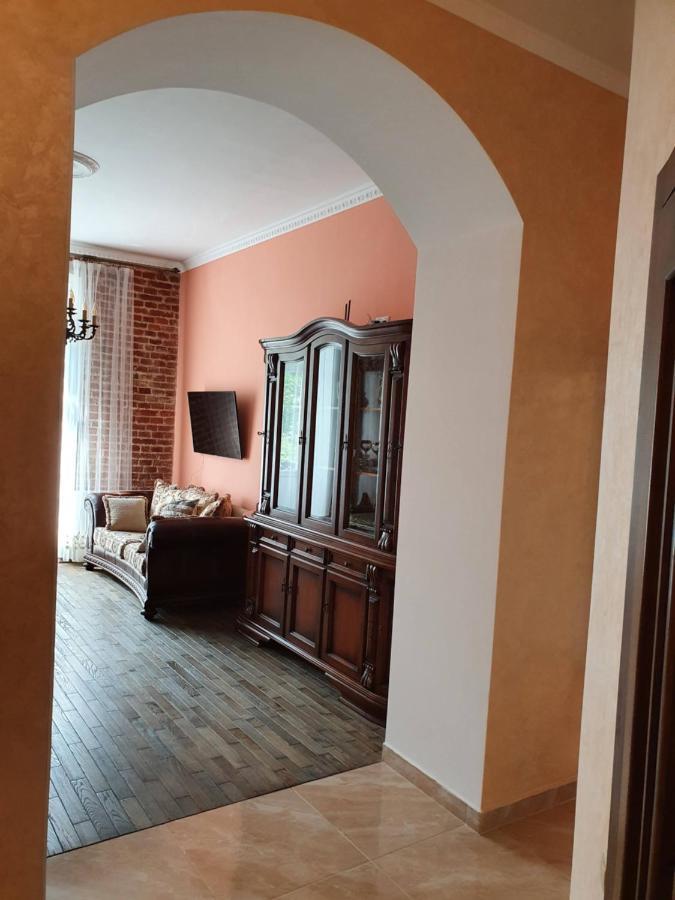 Апартаменти У Шевальє. Lviv Buitenkant foto