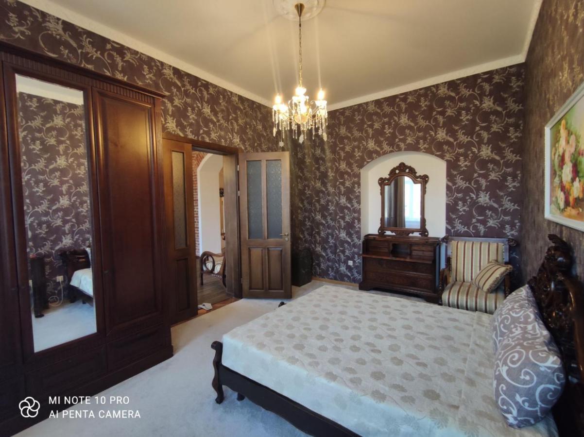 Апартаменти У Шевальє. Lviv Buitenkant foto