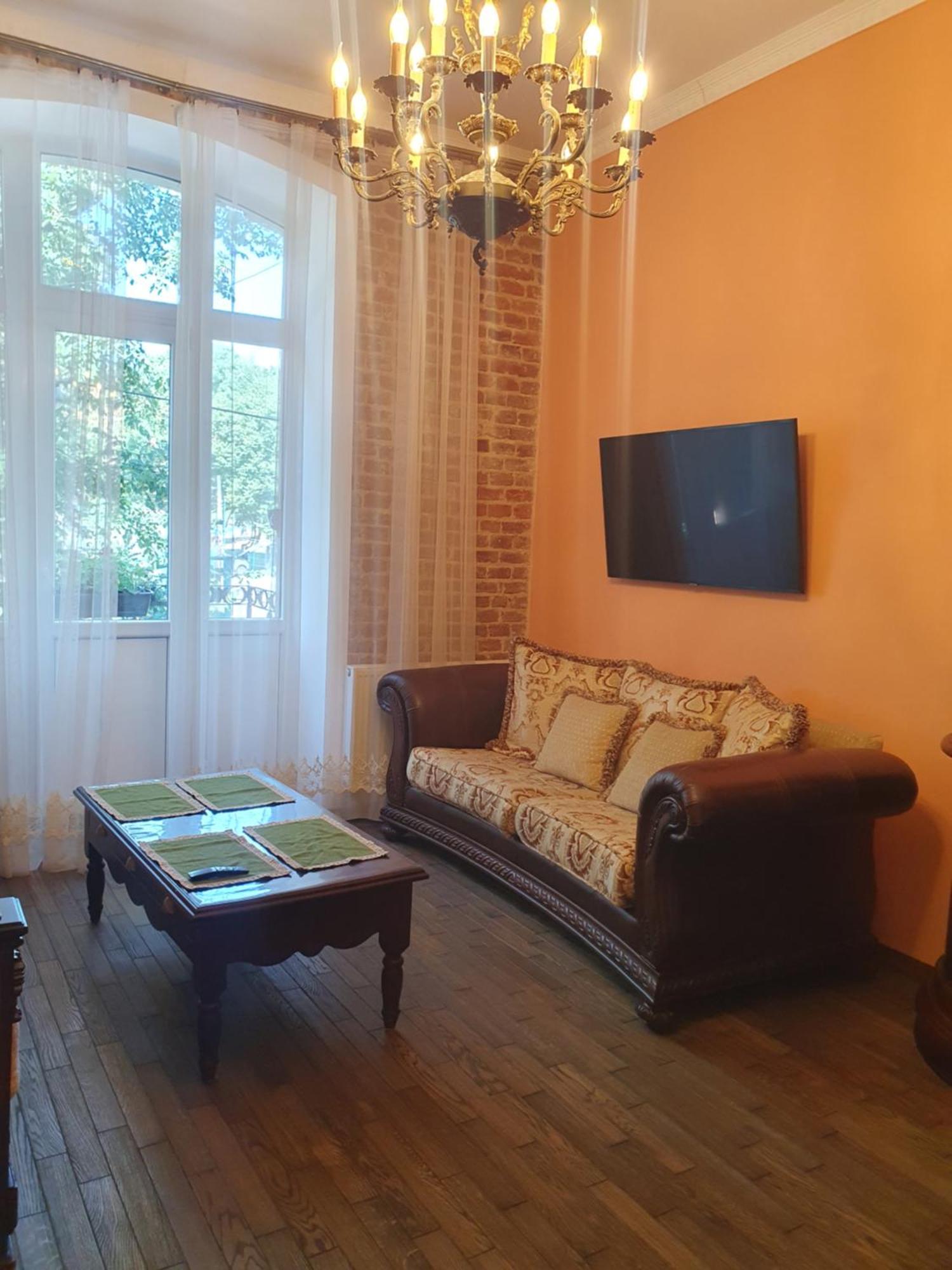 Апартаменти У Шевальє. Lviv Buitenkant foto
