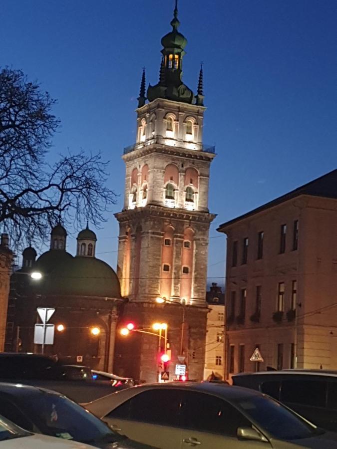 Апартаменти У Шевальє. Lviv Buitenkant foto