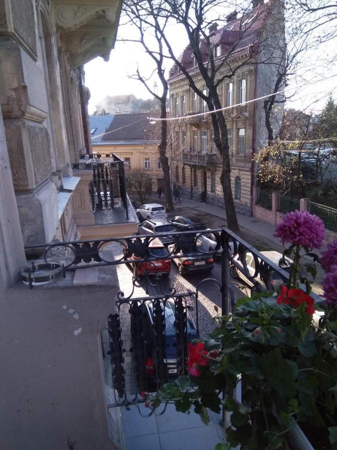 Апартаменти У Шевальє. Lviv Buitenkant foto