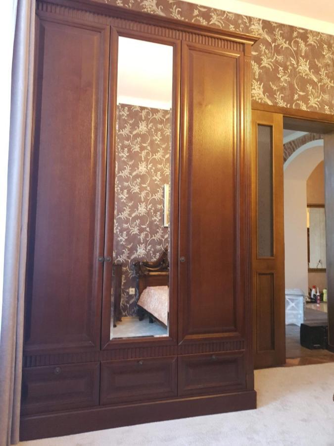 Апартаменти У Шевальє. Lviv Buitenkant foto
